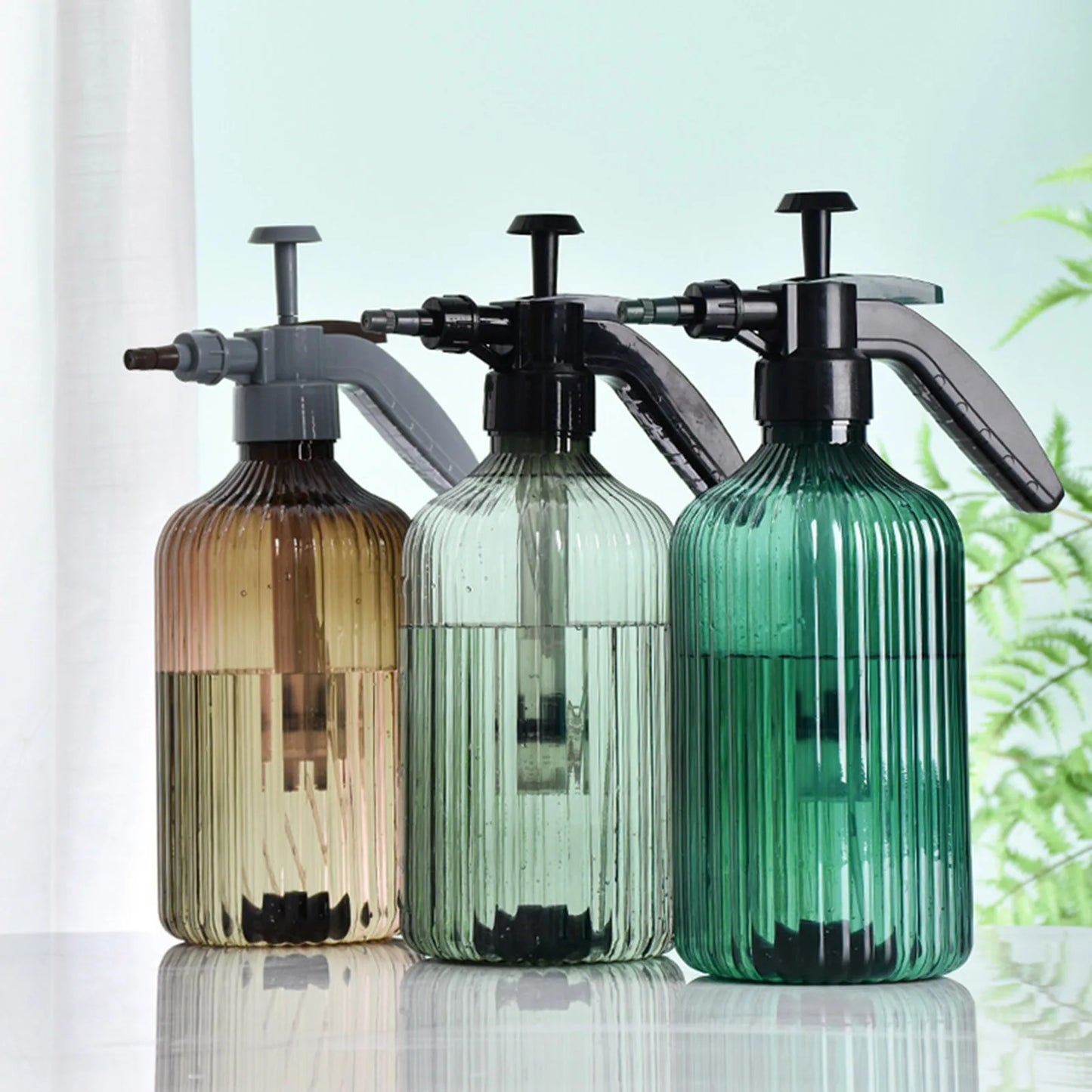 Garden Spray Bottle 2L Adjustable Nozzle Fine Mist Plant Watering Indoor